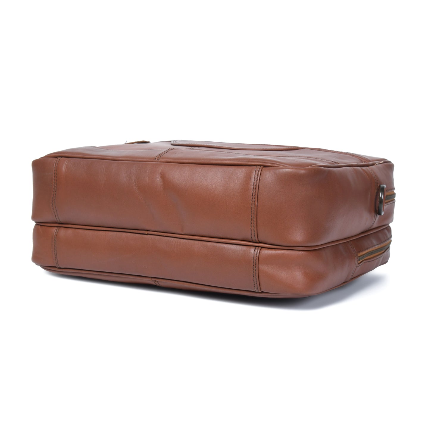 Cuiravo Aldric briefcase base showing reinforced leather panels, piping, and dual-compartment construction